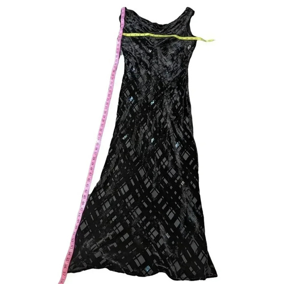 Valerie Stevens Black Velvet Beaded Lux Evening Gown - Picture 6 of 16